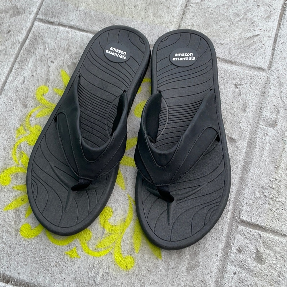 Black flip flops! Size 14 in mens.